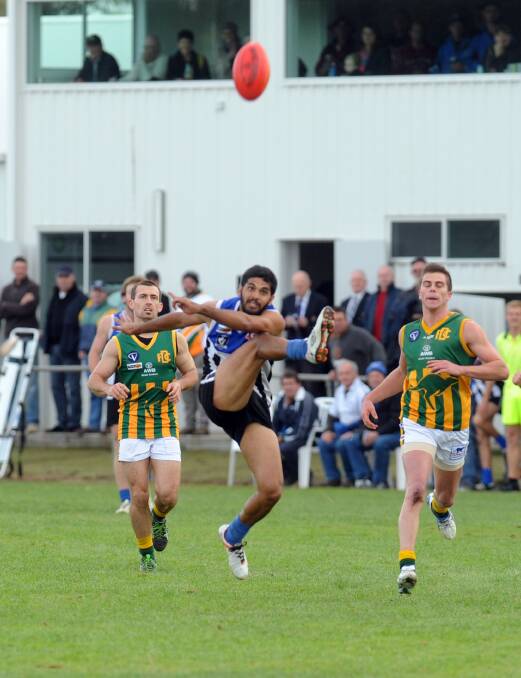 Hunter playing for Minyip-Murtoa against Dimboola in 2014.