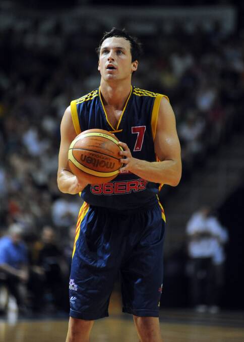 Bruce playing with the Adelaide 36ers in the NBL.