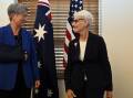 Penny Wong has met with Wendy Sherman to discuss support for a free and open Indo-Pacific. (Mick Tsikas/AAP PHOTOS)