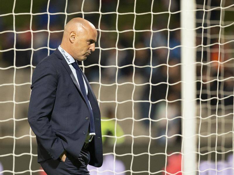 Kevin Muscat has stood down as Melbourne Victory coach.