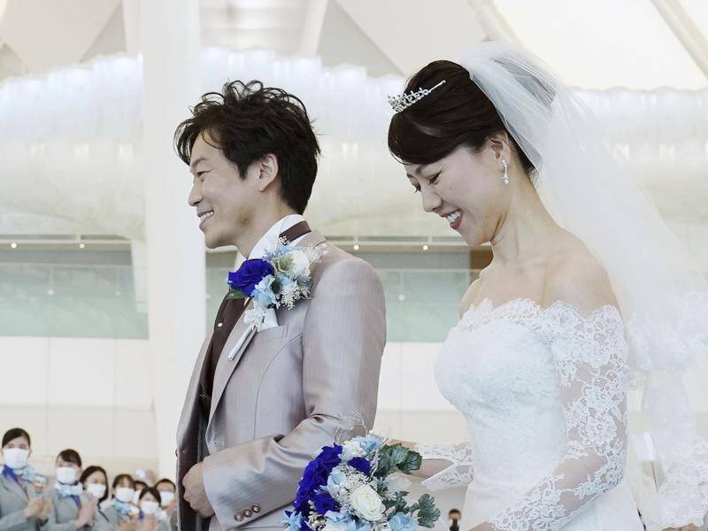 Debate about couples using different surnames has become a hot topic among Japan's politicians.