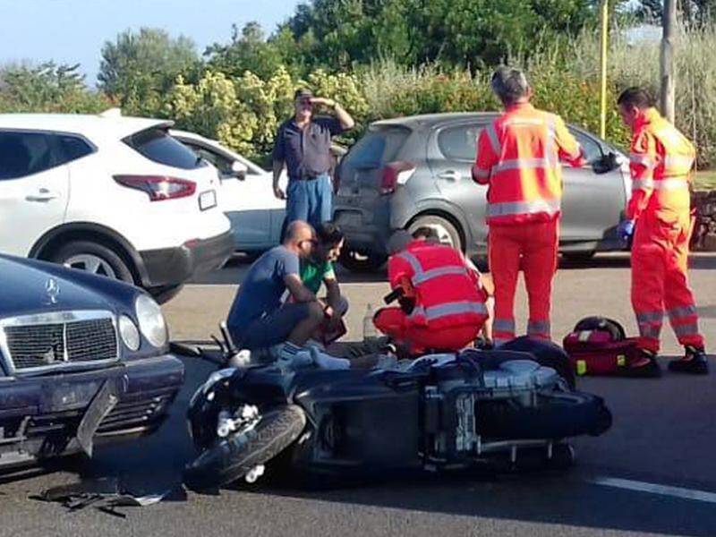 An Italian driver says George Clooney's scooter slammed into his car while he was stationary.
