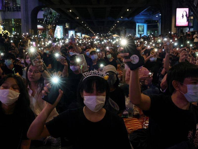 Thais planning to join a protest in Bangkok to call for reforms will face 6000 police officers.