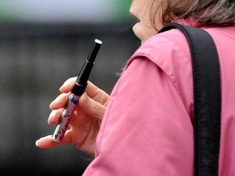 The NSW Greens say legalising nicotine vapes would help bring an end to the thriving black market. (Joel Carrett/AAP PHOTOS)