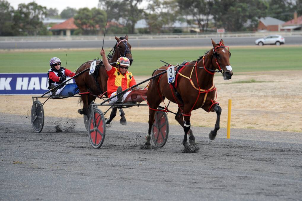 A CHANCE: Terang reinsman Glen Craven pictured in the 2017 Horsham Pacing Cup with Keayang Steamer. Craven has a chance at victory with his three drives at Horsham on Sunday.