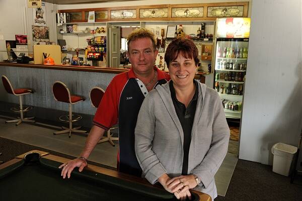 SEA CHANGE: Kaniva’s Club Hotel owners John Consadine and Jacquie Peterson look forward to moving their family to South Australia’s Yorke Peninsula. Picture: PAUL CARRACHER