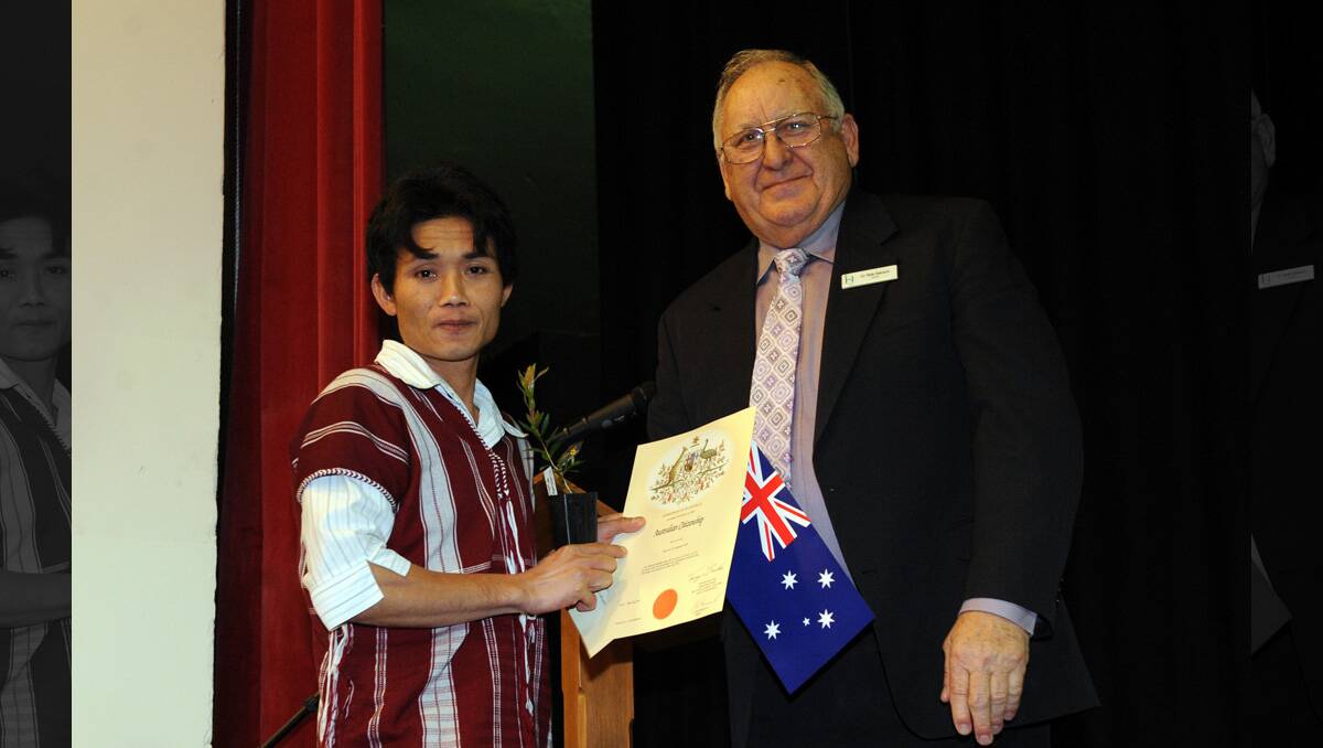 Blay KLEE, with Hindmarsh mayor Rob Gersch, at Nhill citizenship ceremony. 