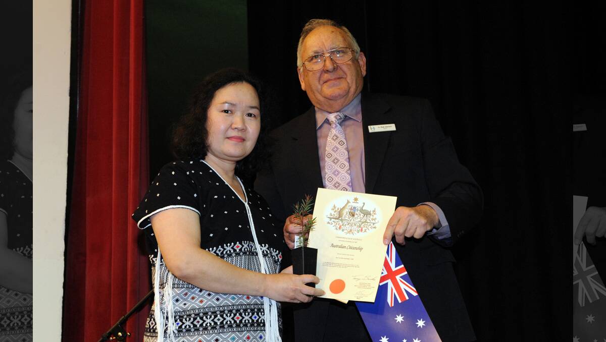Than Than  HTOO, with Hindmarsh mayor Rob Gersch, at Nhill citizenship ceremony. 